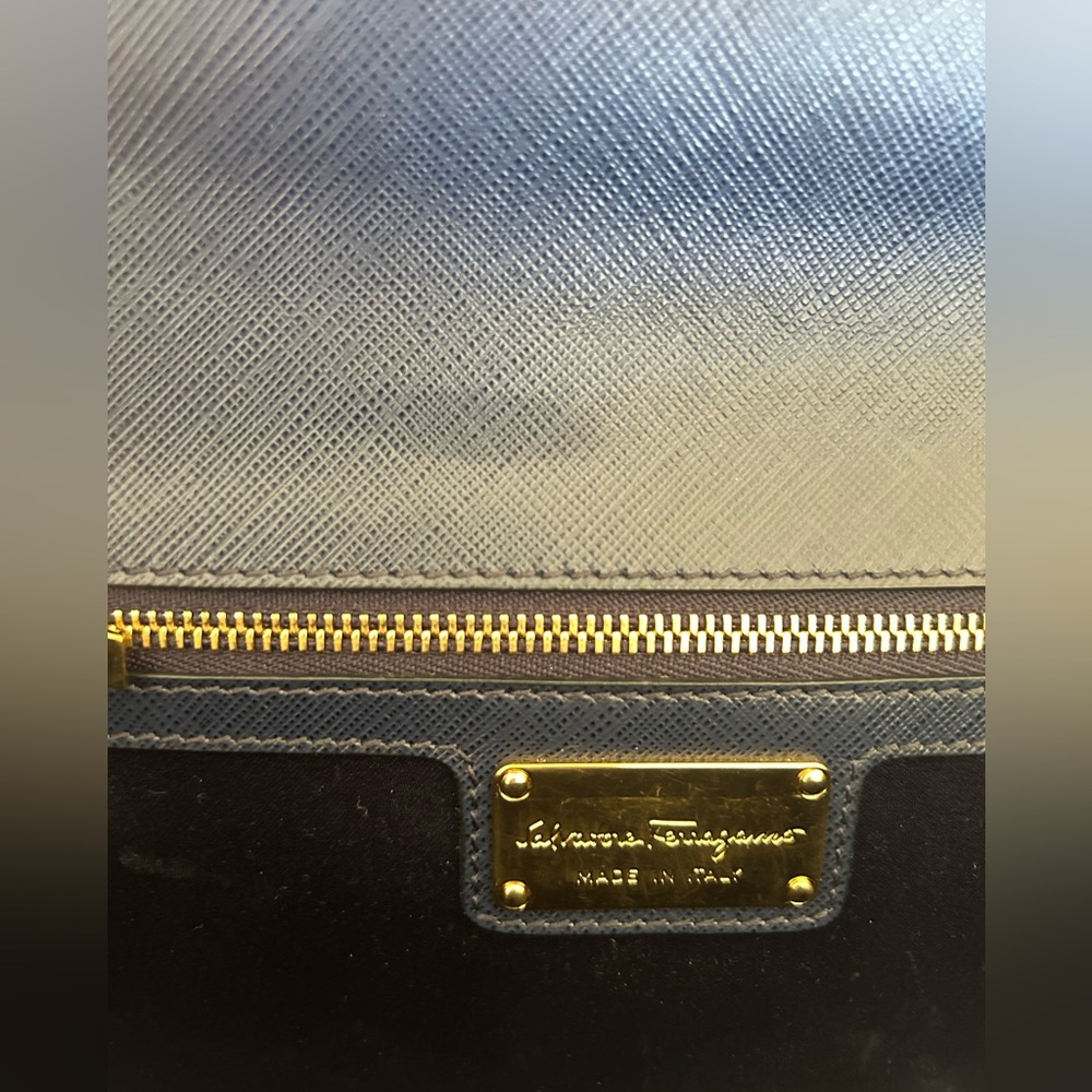 SALVATORE FERRAGAMO GINNY CROSS BODY LARGE DARK BLUE - Picture 11 of 13